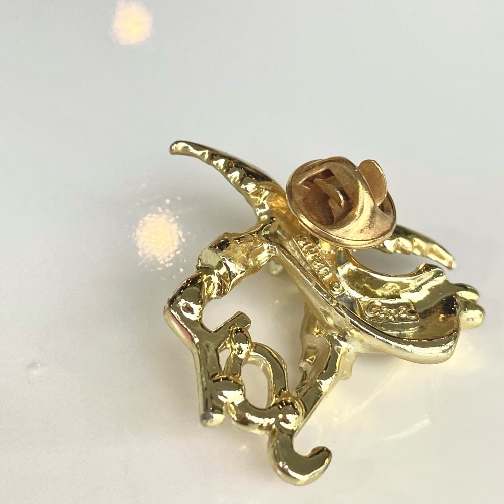 Vintage Gigi Guisti Gold and Red Angel Joy Pin Brooch - Picture 2 of 5